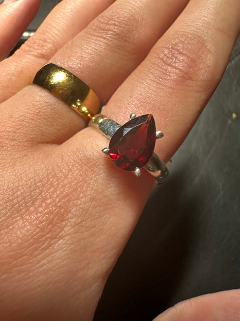 Red Garnet Teardrop Sterling Silver Ring - Size 8
