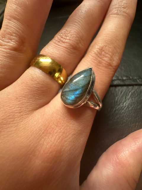 Labradorite Teardrop Sterling Silver Ring - Size 7
