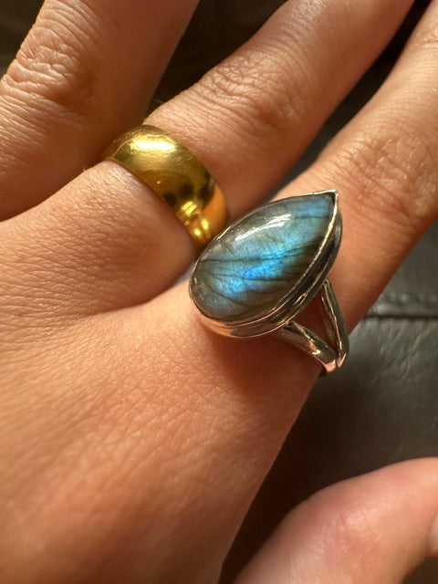 Labradorite Teardrop Sterling Silver Ring - Size 7