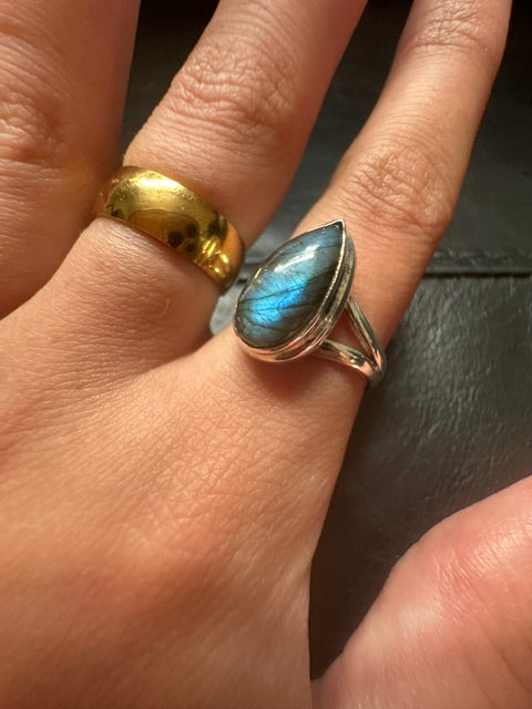 Labradorite Teardrop Sterling Silver Ring - Size 7