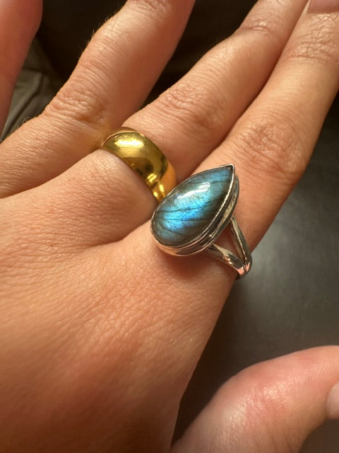 Labradorite Teardrop Sterling Silver Ring - Size 7
